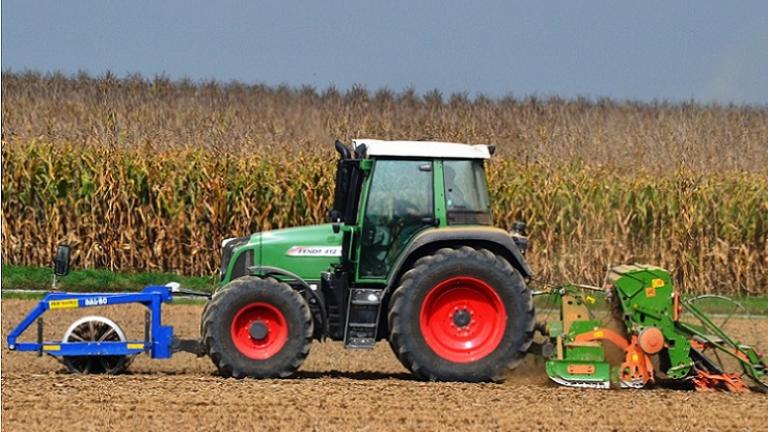 traktor_aussaat 740x470